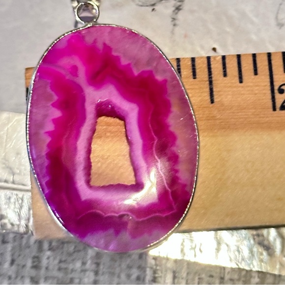 Artisan Vibrant Pink Agate Geode Pendant Druzy New - Picture 7 of 8
